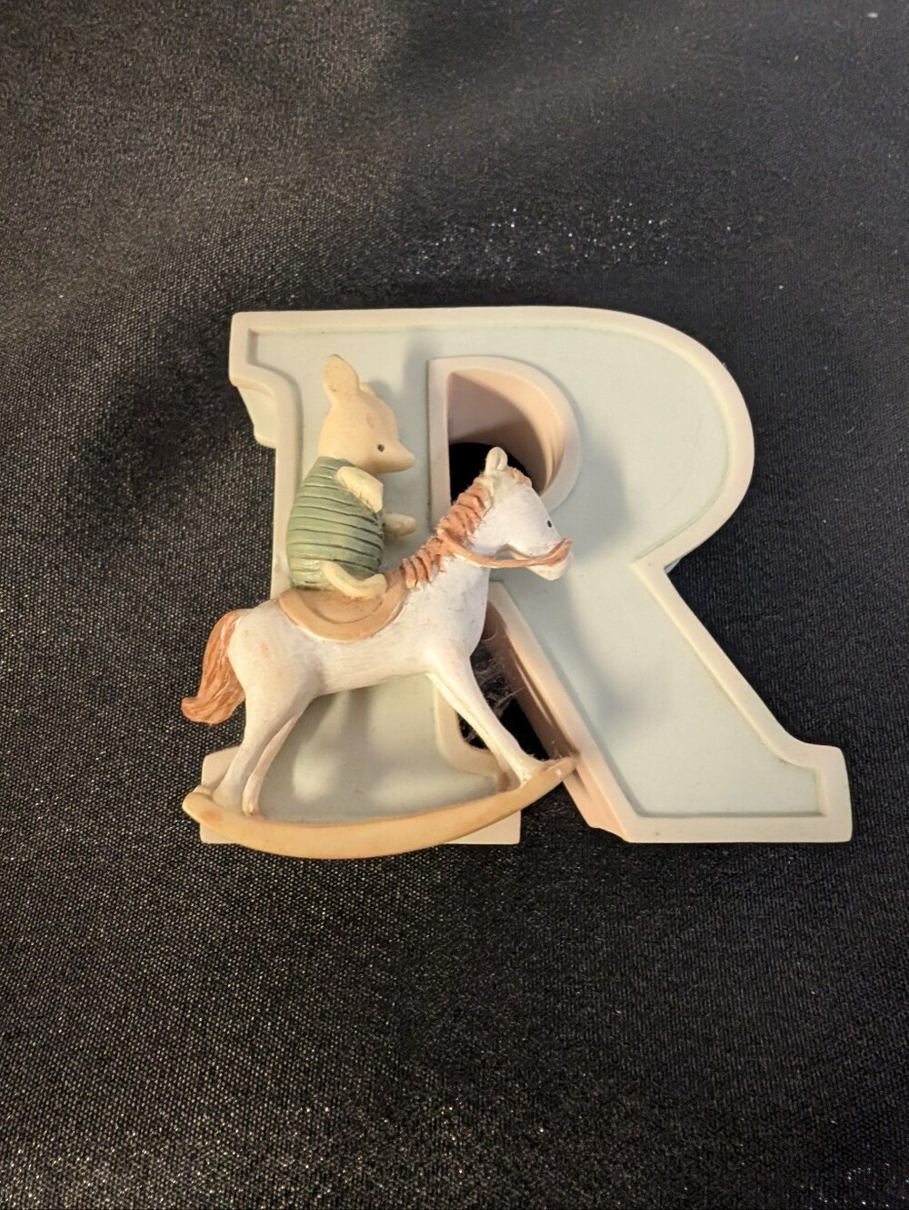 Disney Classic Winnie the Pooh Alphabet Letter R